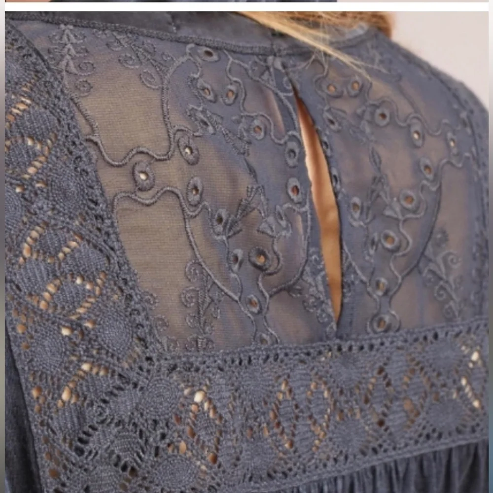 Tiny X Anthropologie Women's Embroidered Eyelet Lace Trim Sleeveless top Size L - Picture 3 of 13